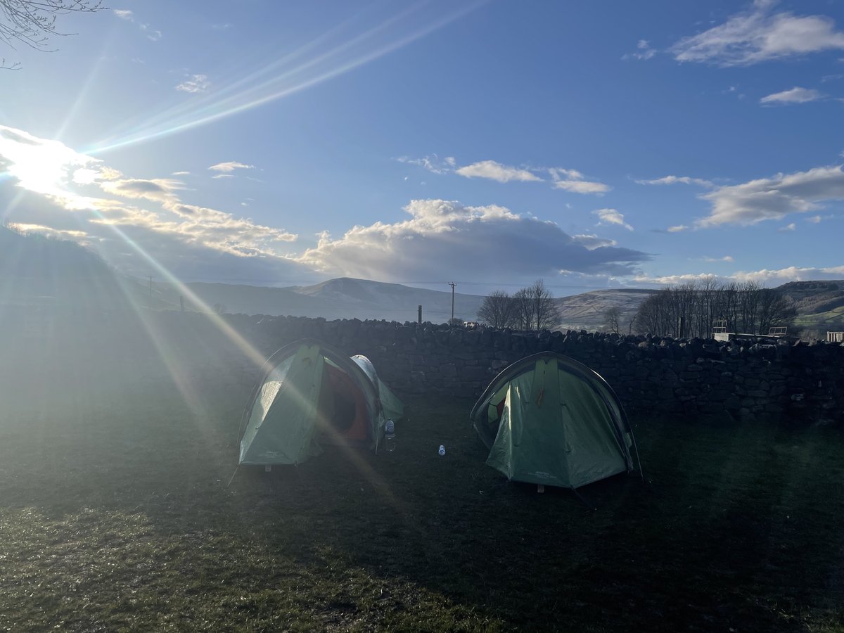 ChallengeEx's tweet image. We’re in the Peak District for the next 3 days on a Silver practice. It’s cold but check out that sky