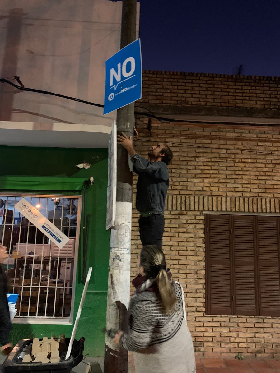 VaneCerriBolso's tweet photo. Para El 27/03 TODOS JUNTOS LES DIJIMOS #VotaNOderogar y trabajamos por ello. Y acá pasado los días seguimos militando con el corazón, porque nos importa el lugar donde vivimos, NOS HACEMOS CARGO 💪🏻 #LosCerrillos
@33Jovenes @lista_400 @Sebandujar @AleRepettoUy https://t.co/btUaPHOBMe