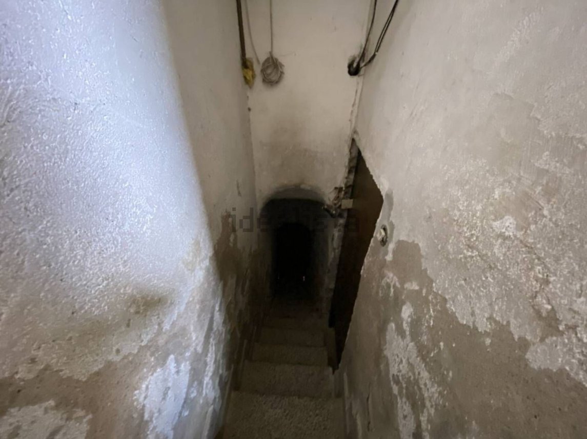 wikizulos's tweet photo. Piso moderno con sótano y jardín (no incluye ventilador) situado en Les Roquetes, Barcelona. https://t.co/Ge2Juj5Enp