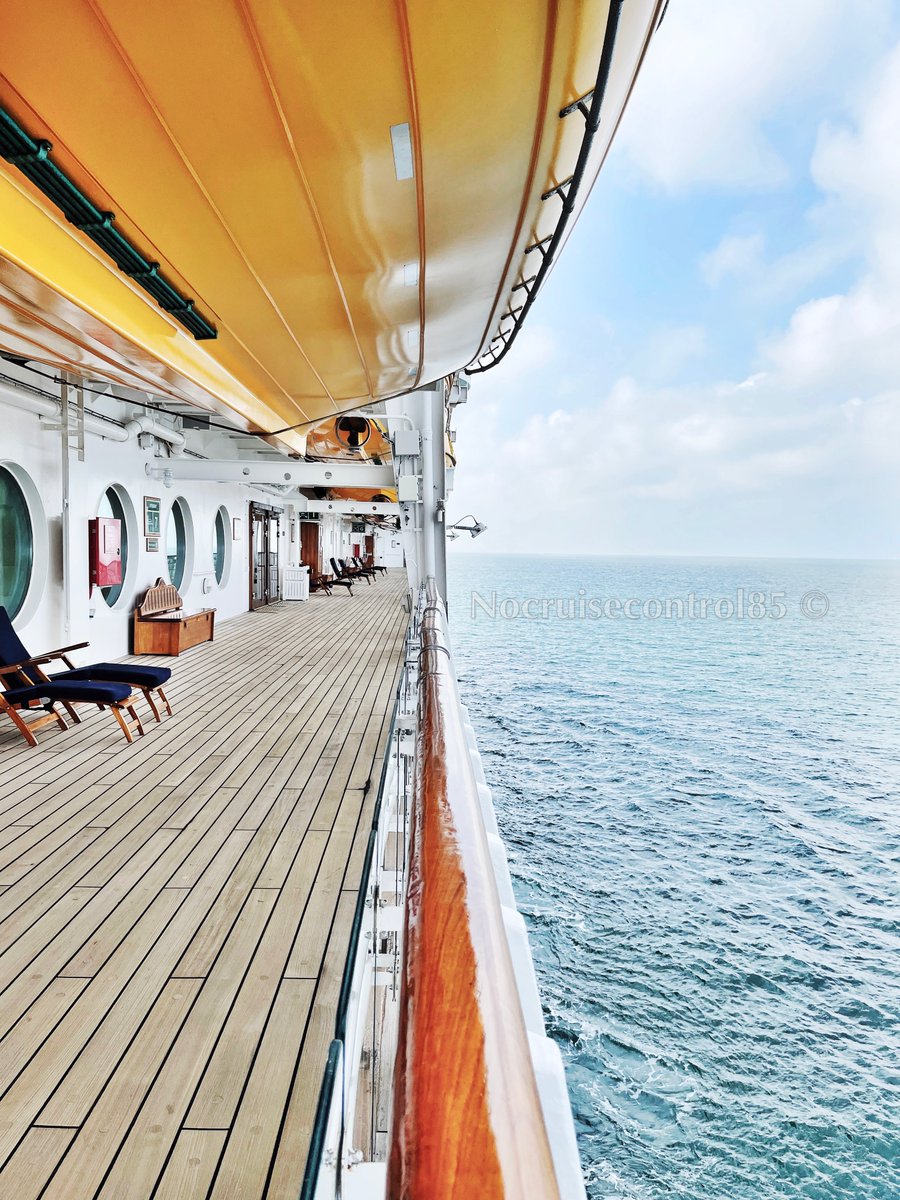 n0cruisecontrol's tweet photo. I ❤️a promenade deck, do you? Here is the promenade deck aboard the gorgeous Disney Magic, during her Disney Magic at Sea Cruises last summer. #disney #disneycruiseline #disneymagicatsea #disneymagic #promenadedeck @DisneyCruise https://t.co/x7KqSz7loj