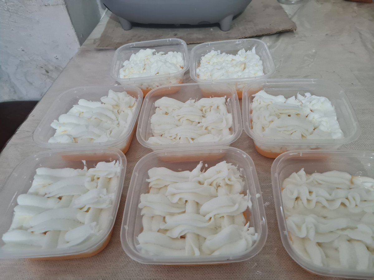 ima_albar's tweet photo. yang lagi cari takjil enak dan unik... bs lewat shopeefood jg.. 
https://t.co/oL7XLmHUvh https://t.co/okpFkXH1Yw