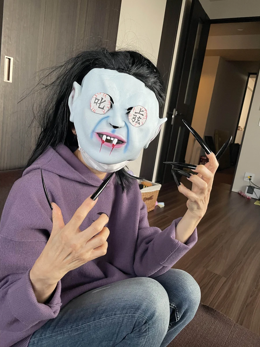鬼滅にハマった母親。その姿に、もはや手が付けられない。