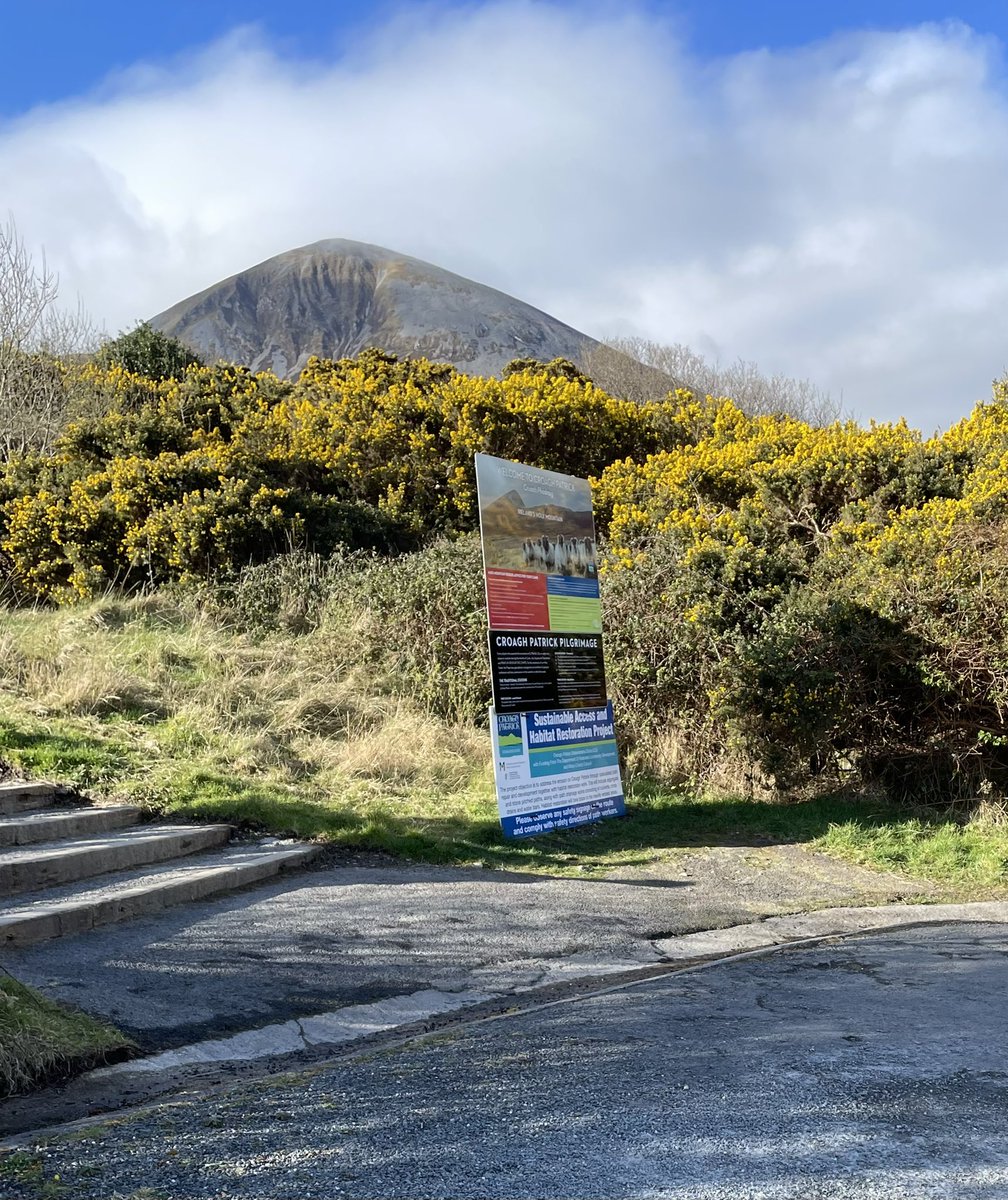 SaerlaithM's tweet photo. Very special day here in Murrisk. Beautiful energy in the air. Great crowds climbing. Thinking of everyone facing terminal diagnosis’s and those supporting them. #ClimbwithCharlie #mnd @charliebird49 https://t.co/QR4sk181nF