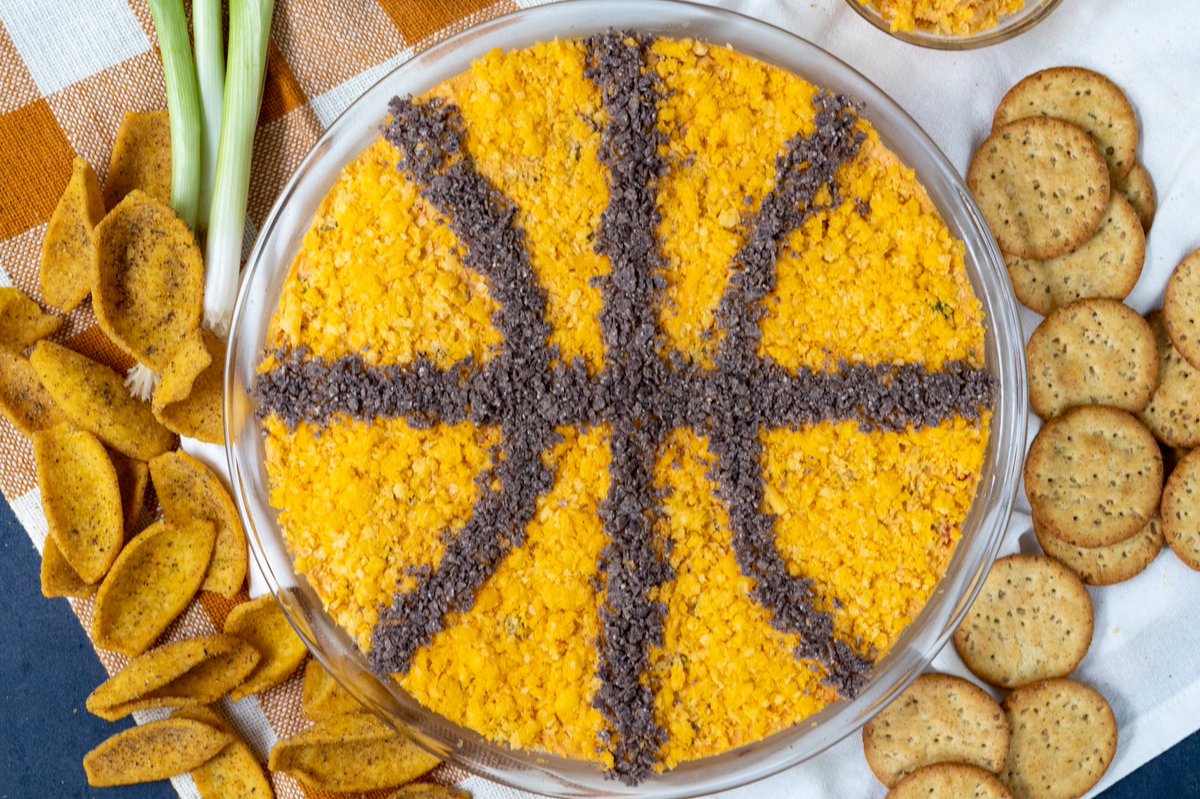 KyleesKitchen's tweet photo. Who’s excited for the #FinalFour? I have a slam dunk snack for the big time games tonight!
This spicy pimento cheese dip with scallions is super easy to make and perfect for dipping with chips, pretzels, and crackers!
Get the recipe here: https://t.co/WbARmzfOAF #KyleesKitchen https://t.co/rPTeMZ6D47