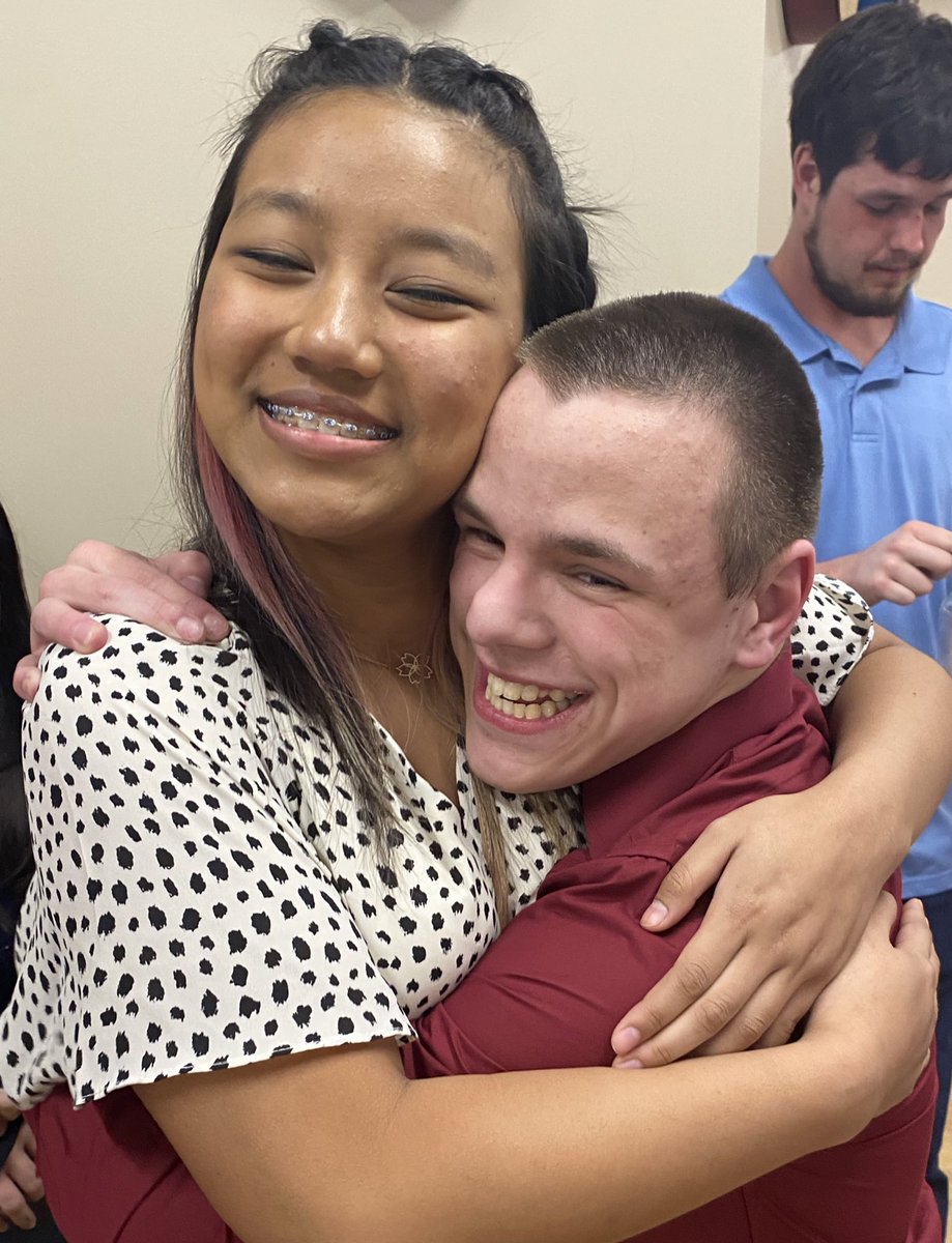 JHSLoveSS's tweet photo. We had a blast last night at @bestbuddiesia Friendship Ball! #bestbuddies #dancemoves #jhsbestbuddies https://t.co/fva1GI4Dt3