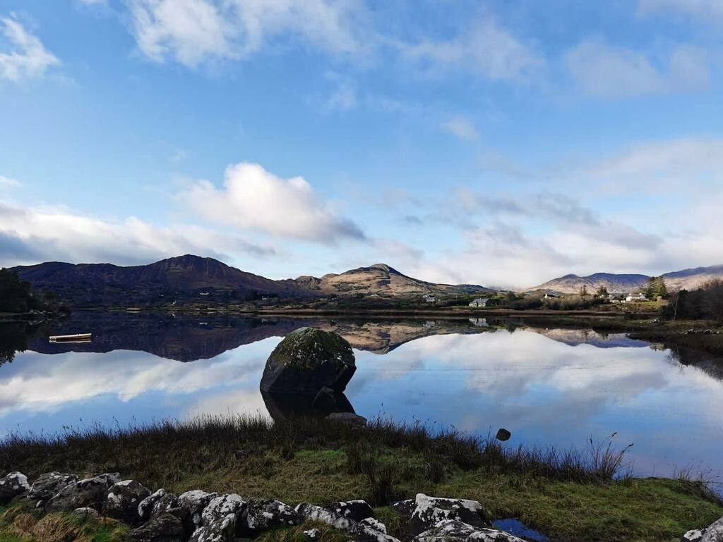 SneemHotel's tweet photo. Happy Saturday from all of us here at Sneem Hotel 😎#sneemhotel #lovesneem #kerryweddingvenue #wildatlanticwaykerry #originalirishhotels #saturdayvibes https://t.co/sGJ9Qixt5m https://t.co/End03kL2nX