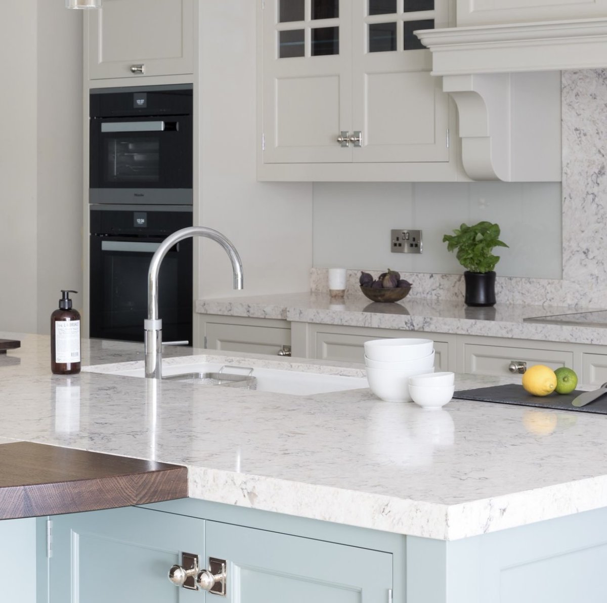 DalesOfThirsk's tweet photo. Kitchen inspo from @CRLstone, featuring their award-winning CRL Quartz Renaissance collection in the shade 'River White'.
Who else loves the marbling on this one? π
πΈ @CRLstone
#crlstone #quartzworktops #marbledesign https://t.co/cY9CxZlbNr