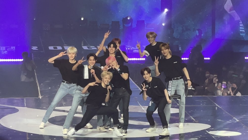 김빵 tweet media