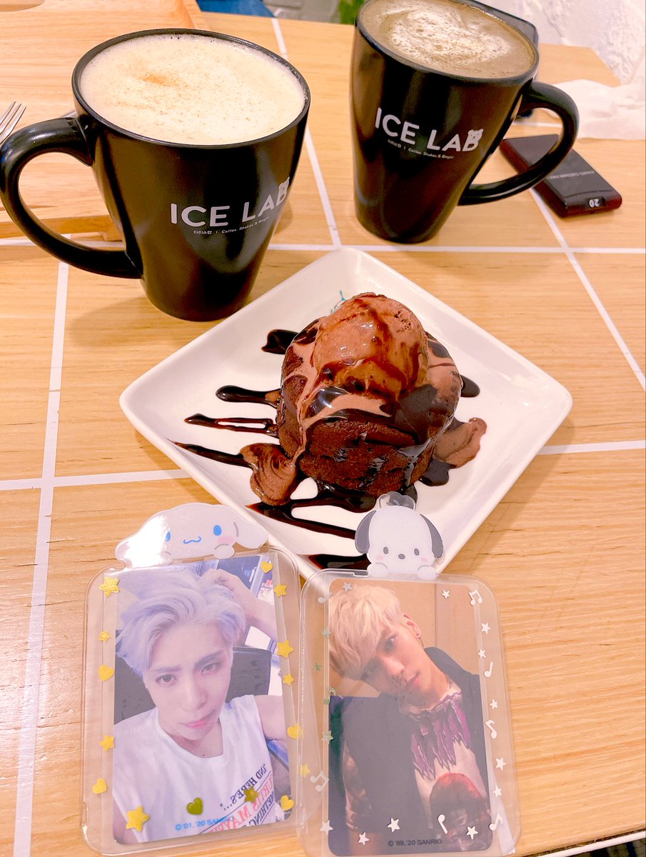 dedene0423's tweet photo. ジョンくんのセンイルカフェ1つめ行ってきた☺️💖
てむちゃんセンイル以来のIce Labさん🍨🤍
Thank you for organizing such a nice event💕(@5hineforyou)
#OnlyOneYouNeed
#SHINee
#Jonghyun https://t.co/I1gMo87sry