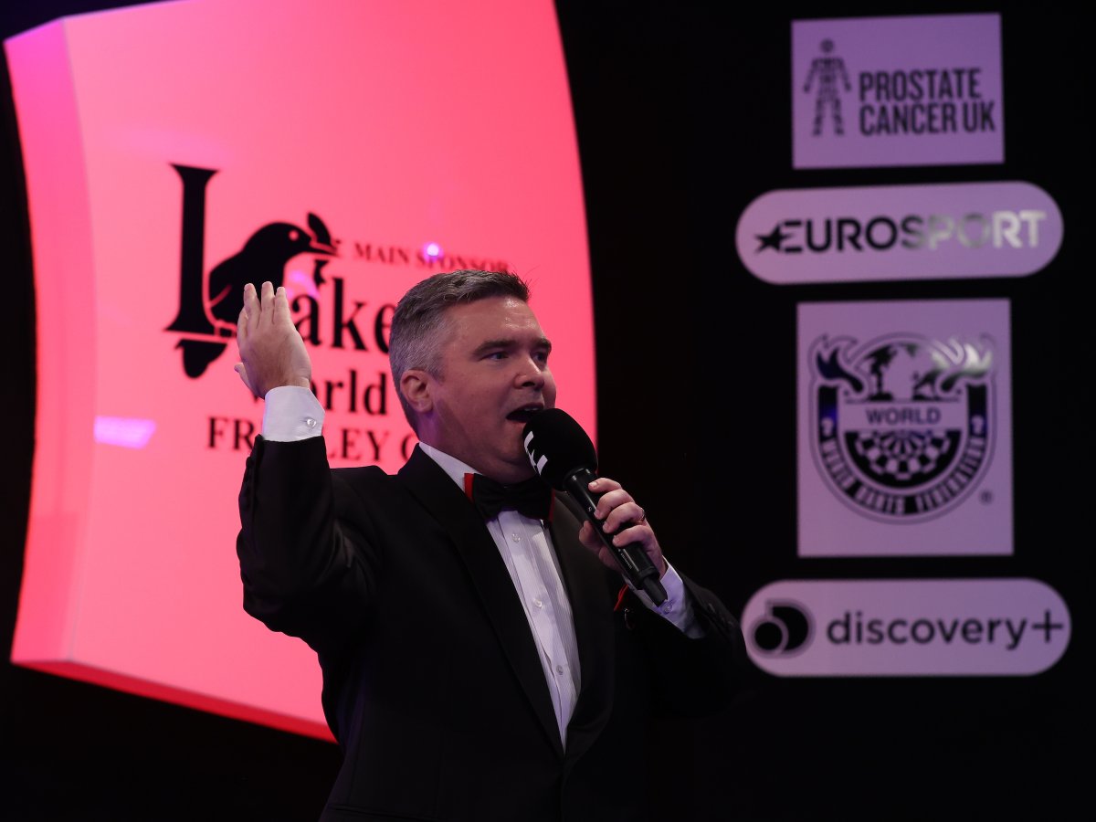 DartsWDF's tweet photo. 🎤 @LittleRichard on the MIC 

#WDFDarts | @Eurosport https://t.co/7fO6m2Rl0I