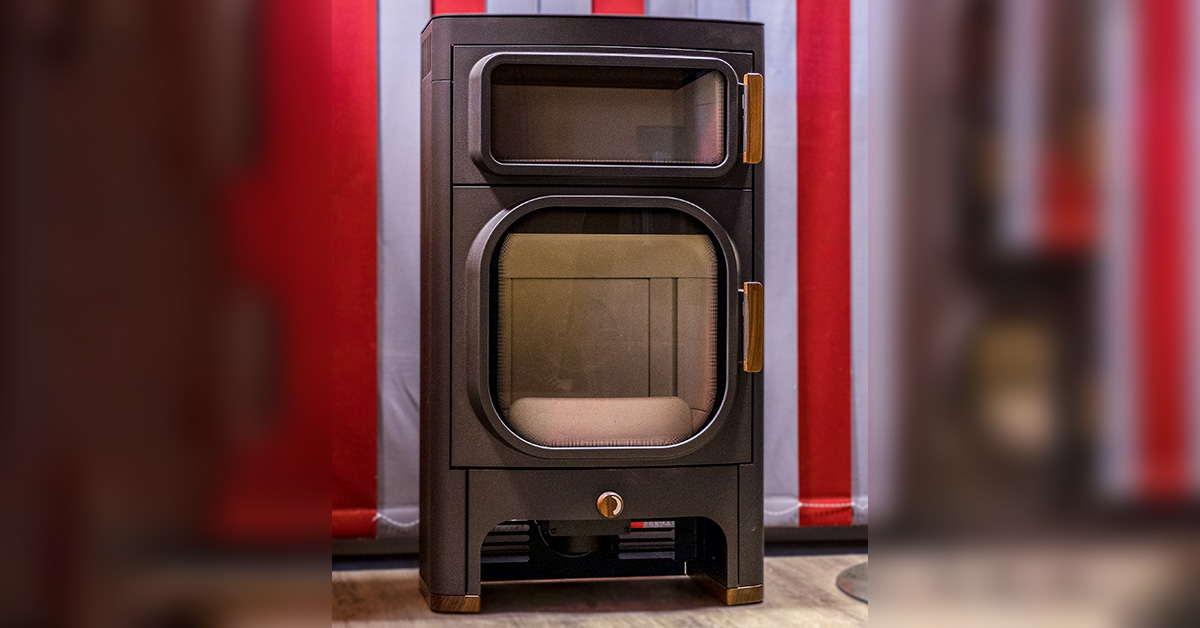 Neuer Spitzen-#Kaminofen in unserem Showroom: #Austroflamm #Heidi #Back. Die perfekte #Kamin-Kombination aus #Gemütlichkeit und #Funktion:
#Ceran-Warmhalteplatte,  #Backfach, Feuerraum große Kaminscheibe
Einige Stücke am Lager, auch online verfügbar unter: ofenexperte.de/kaminofen/alle…