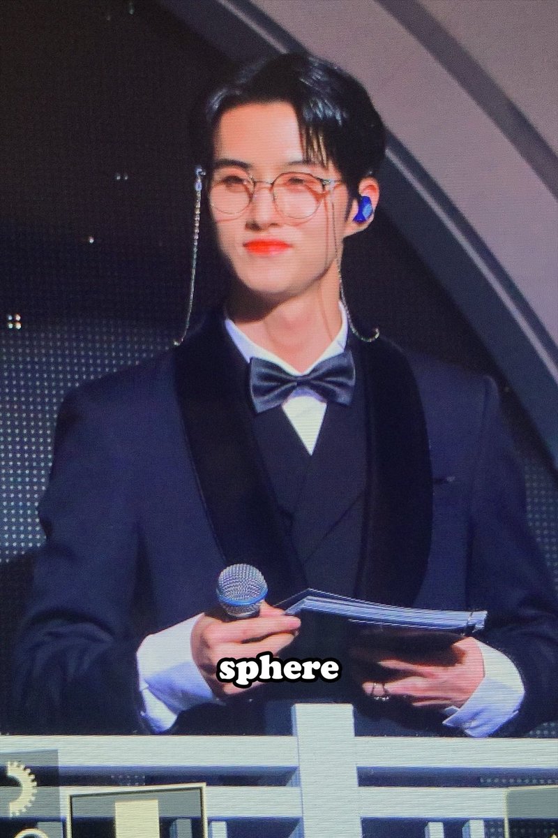 9oo_sphere's tweet photo. 220402 대저택 말티즈 주인장😝 #여원 #여창구 #YEOONE #펜타곤 #PENTAGON https://t.co/Exiqvurg0p
