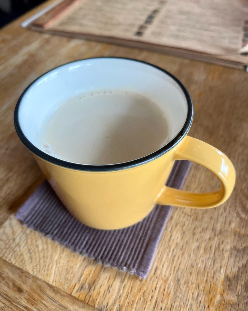 toru_prince's tweet photo. 本日のコーヒーは #中百舌鳥 #G831
店名の由来は地元の野菜だそうです
#カフェラテ
お連れ様は #自家製ベリー酢ソーダ
お腹いっぱいだったのでスイーツもランチも食べれなかったのが残念
お店の雰囲気も良い
ワインの品揃えも良い
店員さんも可愛い(^-^)。。。

#大阪グルメ https://t.co/Nlu7Vk4txT