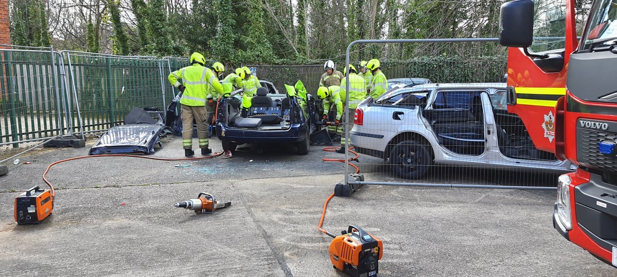 Kings Norton and Bournbrook Green Watch RTC training using Holmatro hydraulic cutting tools and small gear.  Full door and roof removal and dash board lift . Good training session to keep our skills tip top for the real thing.