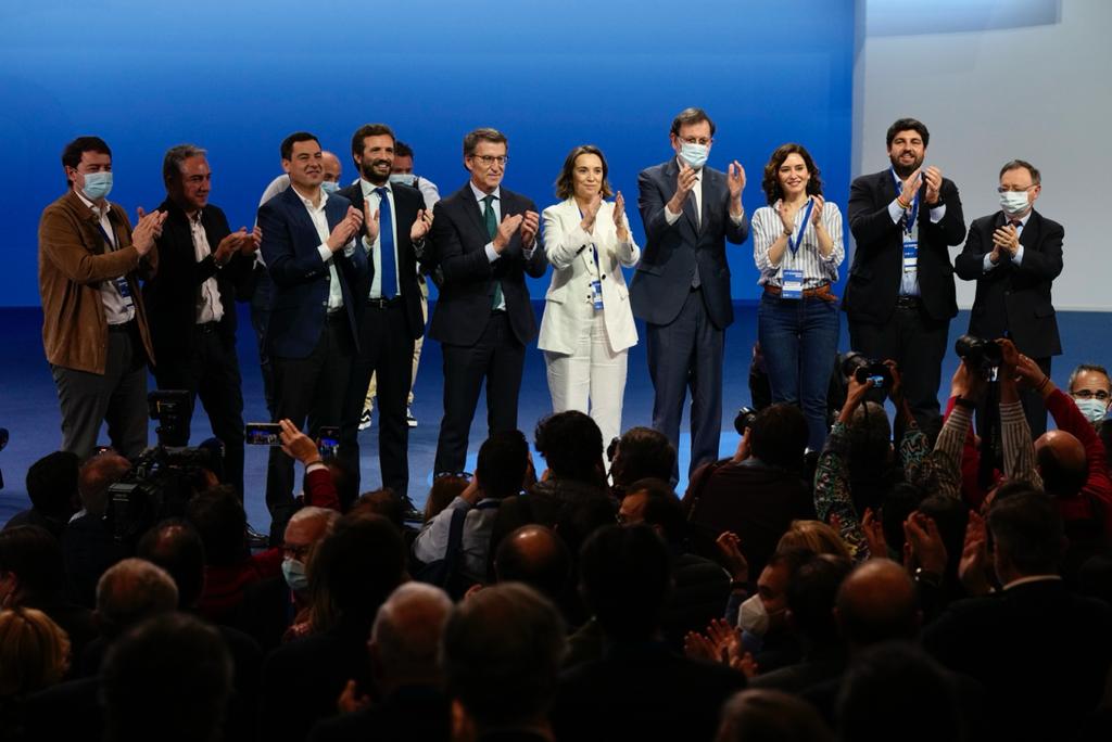 NunezFeijoo's tweet photo. El PP se ha construido ensanchándose y sumando a muchos ciudadanos. Estoy ilusionado porque sé que podemos ofrecer un Gobierno, una política y una España mejor para todos los españoles.

Hay hambre de cambio y ese cambio ya se ha iniciado.

En @populares estamos #Preparados https://t.co/ZPeL7pkkF0