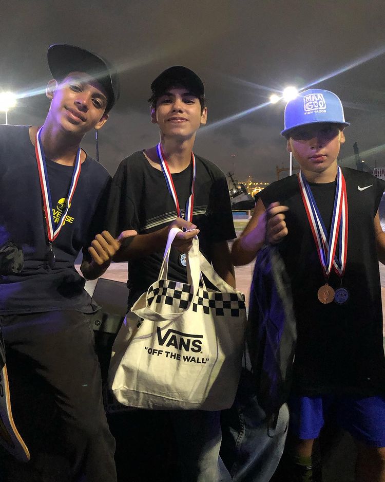 PanamaPatin's tweet photo. Ganadores de la primera parada de COPA Skateboarding en la Provincia de Colón 

Más detalles Instagram
"Copa Skateboarding"

Nota de prensa: 
https://t.co/TUTqBczIVr

@PANDEPORTES
@ColimpicoPanama
@WorldSkateSB https://t.co/GBzdr4op8F