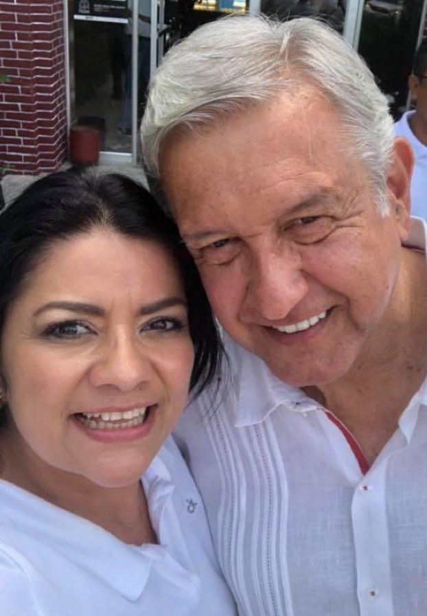 Arouet_V's tweet photo. Presidente López Obrador:

Usted dijo que si viera en la calle a su sobrina Úrsula Patricia Salazar Mojica no la identificaría. Ella es diputada morenista en Tamaulipas a la que escuchamos pidiendo "moches". Quizá esta fotografía le ayude para refrescar su memoria. De nada. https://t.co/HHKJst216F