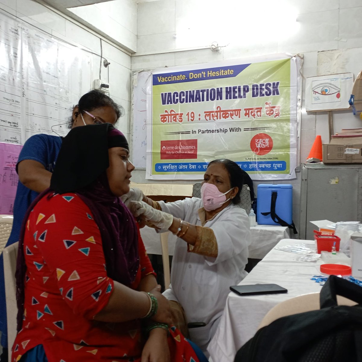 OfficialYUVA's tweet photo. Access to healthcare is a basic right! Glimpses from the past few days of health camps for marginalised community members in Turbhe Quarry and Vashi Naka supported by @dasra #BackTheFrontline and a vaccination help desk at Bandra supported by @tdh_de https://t.co/BnsXmhYf5B