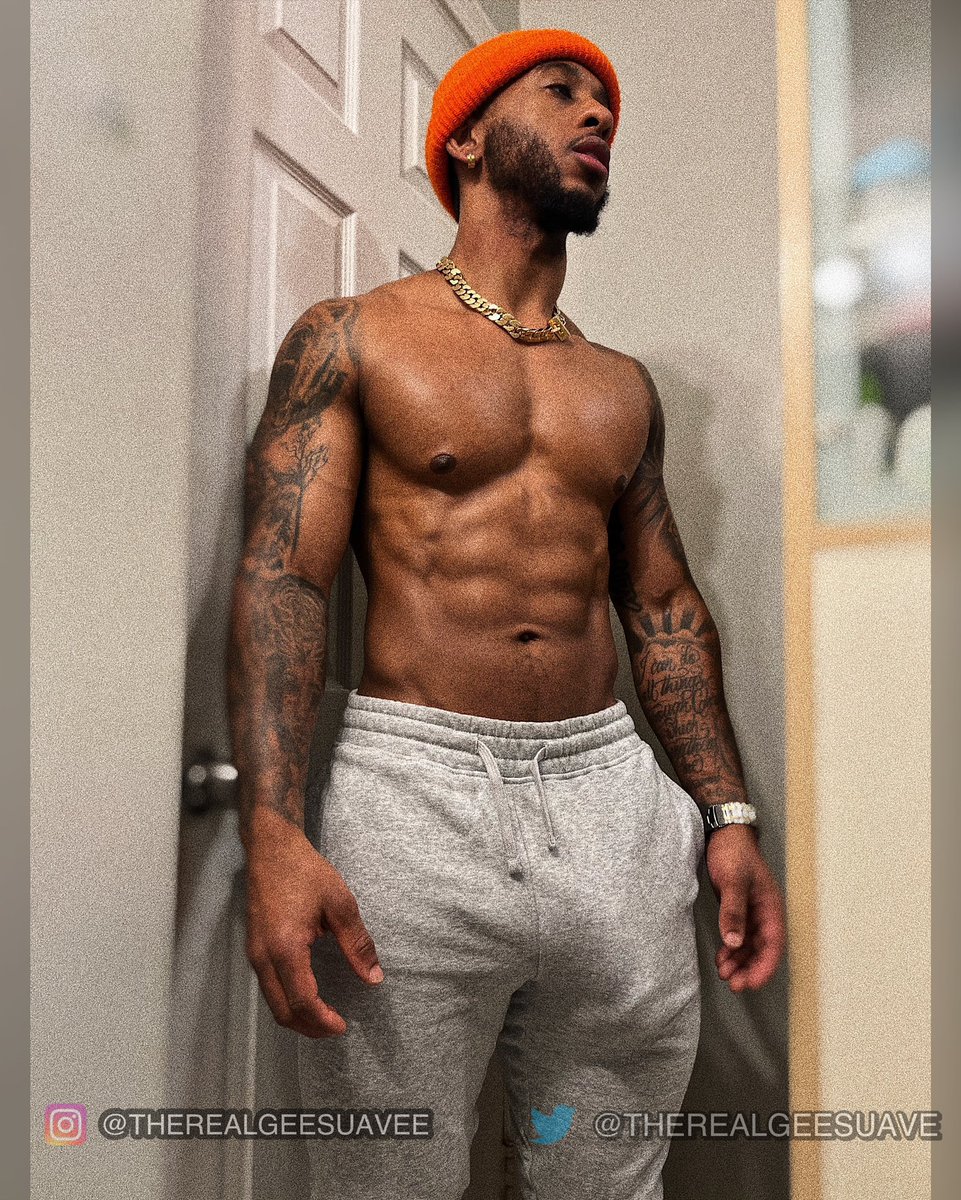 Malez International on X: Grey sweatpant season needs to last just a  little longer 📸 @therealgeesuave t.cobCD4OIPP2w  X