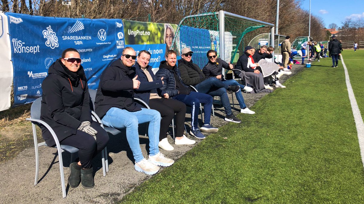 FKDonn's tweet photo. 75’ 🗣 VIP’n er sterk idag. #donnvfk https://t.co/5P56ZL2TzP