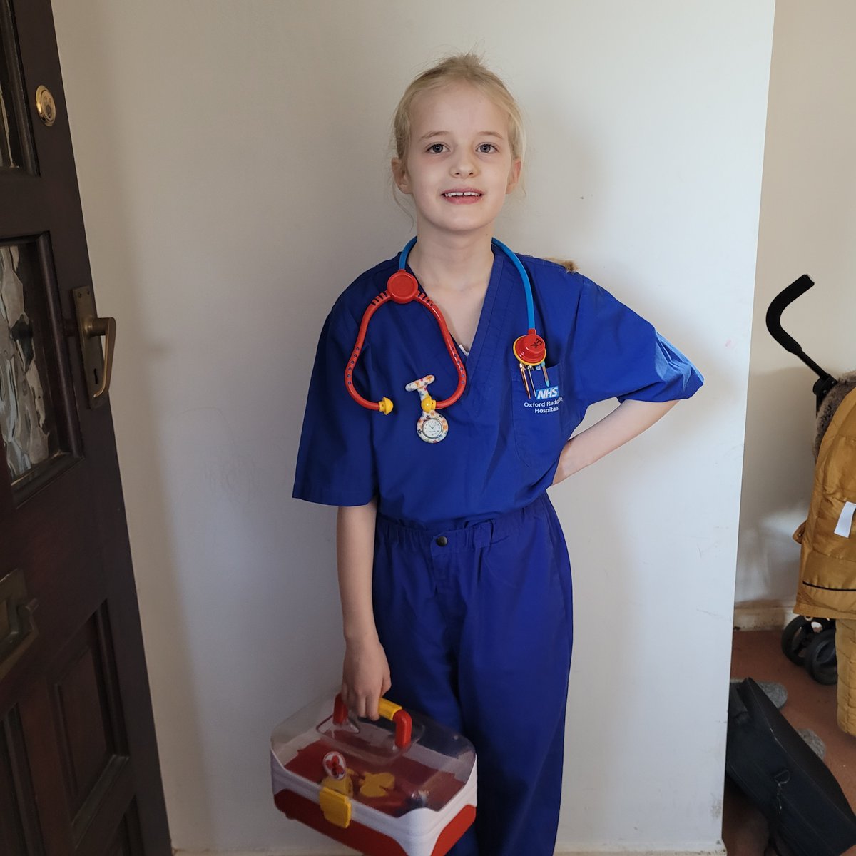 My 9 yo is having an Operation Ouch themed birthday party tonight and wonders if @xandvt @Dr_Ronx @DoctorChrisVT would like to make a guest appearance? Told her you might be busy 🥰Pictured below in world book day outfit (dressed as Dr Chris)