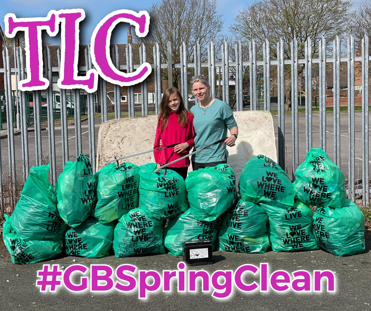 While Dad worked on our nearby allotment me & Mum cleared all this from the area around it.
14 bags, 1 mattress, 1 car battery.
Love where you live & show it some TLC.
Together we can make a difference 💚💙❤️
#GBSpringClean
#BigBagChallenge
@KeepBritainTidy @bbcbitesize @wwf_uk