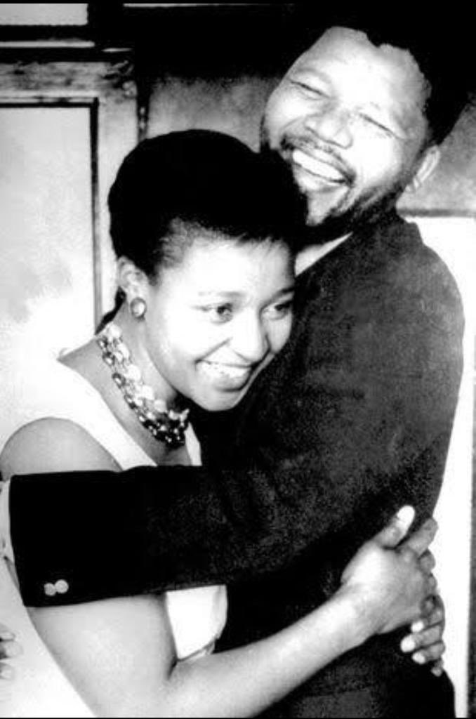 Julius_S_Malema's tweet photo. Look at heaven, oh God.🖤🙌🏾 https://t.co/229qsb8W8L