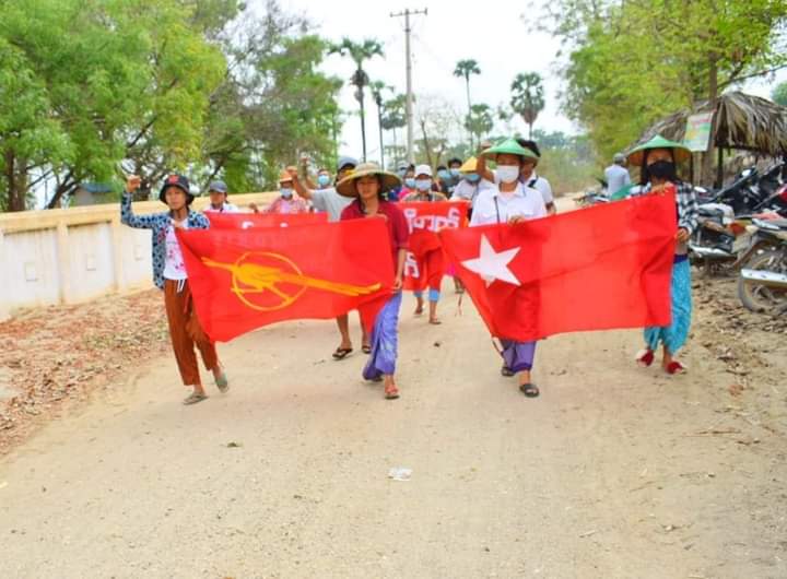 Master73312059's tweet photo. Eastern part of Yinmapin and northern part of Sarlingyi strike marched on the road on Apr2.
#WhatsHappeningInMyanmar #WarCrimesOfJunta #2022Apr2Coup https://t.co/5HHALdZ8Zu