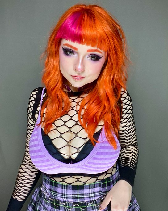 Just a reminder that I&rsquo;m the cutest redhead on the planet&hellip; ya know&hellip; in case anyone forgot 😘 https://t<a href="/tag/gamergirl"class="tags"><span>#gamergirl</span></a><a href="/tag/twitchstreaming"class="tags"><span>#twitchstreaming</span></a><a href="/tag/egoth"class="tags"><span>#egoth</span></a>