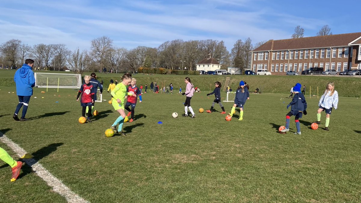 BrightonGalaxy's tweet photo. 2v2s
3v3s
4v4s
5v5s
7v7s
All in one tournament! ⚽️
Lots of problem-solving, lots of decision making and, most of all, lots of fun! 🤩⚽️🥳
Have a great Easter and we’ll see you for more Sat Soccer in 3 weeks! 🤝⚽️💫
#galaxygirls #brightongalaxy #saturdaysoccer #thegermanway https://t.co/kz0TMBUyfr