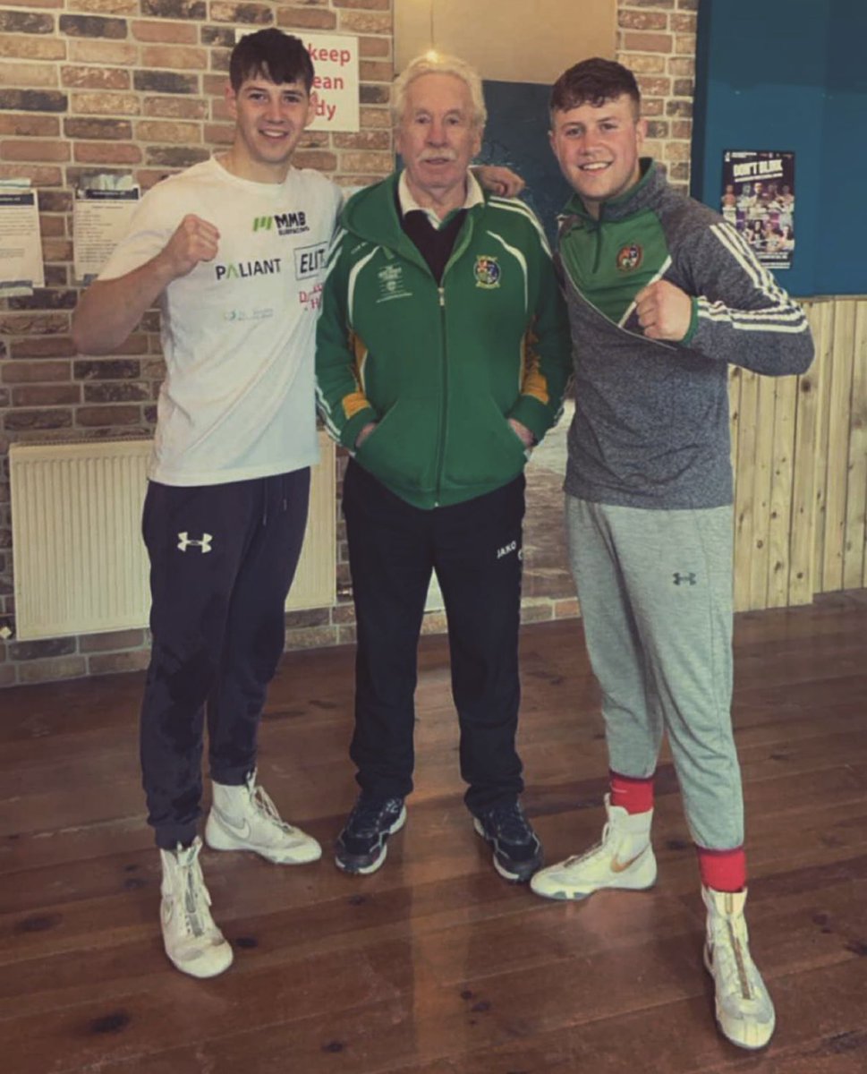 LiamWalshBoxing's tweet photo. 🇮🇪 𝐓𝐨𝐧𝐲 𝐃𝐚𝐯𝐢𝐭𝐭 x 
𝐓𝐡𝐞 𝐖𝐚𝐥𝐬𝐡 𝐁𝐫𝐨𝐭𝐡𝐞𝐫𝐬

𝙻𝚎𝚊𝚛𝚗𝚒𝚗𝚐 𝙵𝚛𝚘𝚖 𝚃𝚑𝚎 𝙱𝚎𝚜𝚝 👊

𝐋𝐖 | 🥊⚡️📈 
——————

𝚃𝚑𝚎 𝐊𝐢𝐧𝐠𝐝𝐨𝐦 𝙺𝚒𝚍 | @CarlGreavesPro 

#TeamWalsh #LW #Boxing https://t.co/3CajX5rDYJ