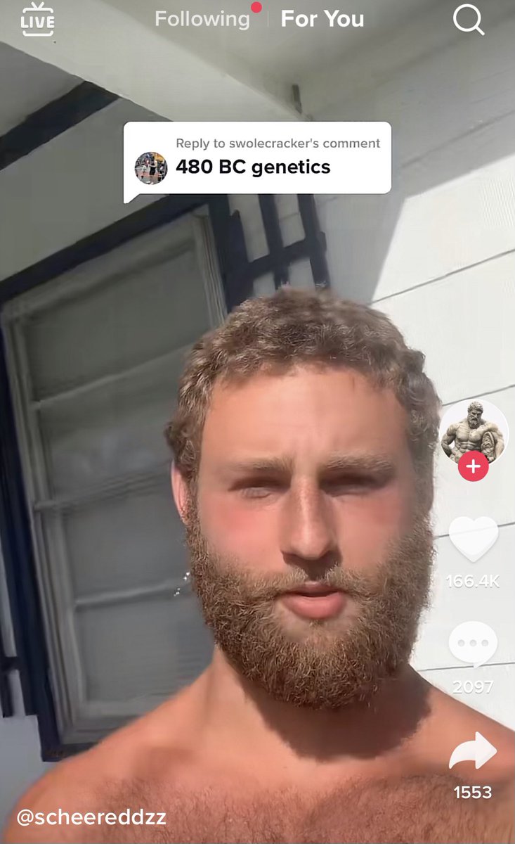 nanaszklanki's tweet image. HE LOOKS EXACTLY LIKE PLATO WTF