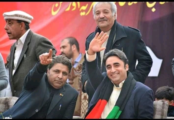 TeamSyedHussain's tweet photo. وہ رھا آپ کا جیالا شیراز جس نے سلیکٹیڈ گورنمنٹ کی نیندیں حرام کردیں ہے✌️🇱🇾✌️❤️🙏
@BBhuttoZardari @BakhtawarBZ @NEWS_BILAWAL @SHussainJillani @ZobiakhurshidZK @ZobiaKhurshid https://t.co/KzdwsAfgTr