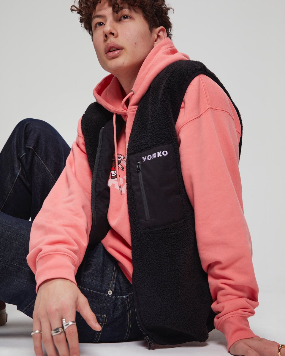 yokoshop's tweet photo. Gilet polaire YOKO DIGITAL 🌨

Oui c’est le premier Avril, et oui le temps c’est pas une blague 🤬
Heureusement on a tout prévu ! 🙆🏻‍♂️
Retrouve notre gilet polaire technique sur notre site https://t.co/5u3sPFHWuH !

#yokoshop #streetwear https://t.co/6QIclKHkBv