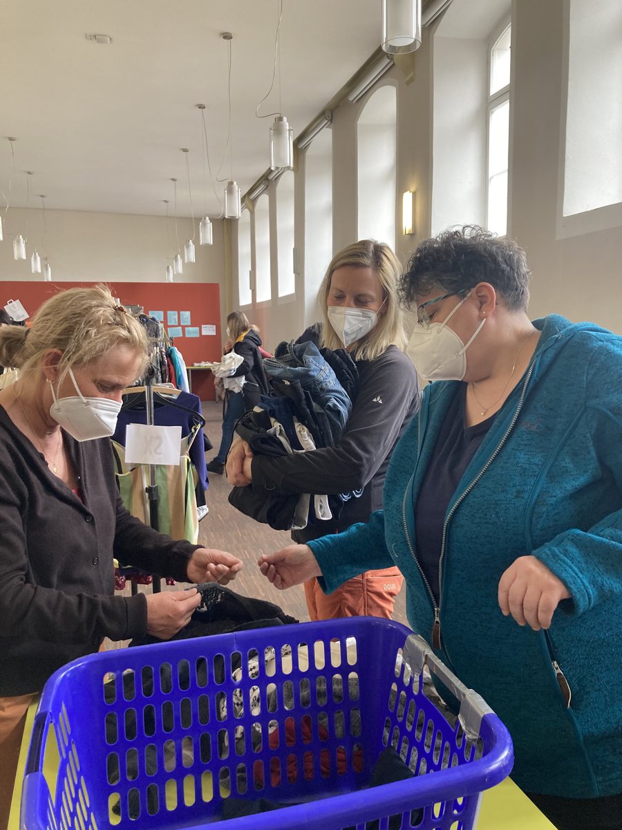 Kleidertauschtag an der #gmuendervhs #nachhaltigleben #secondhand