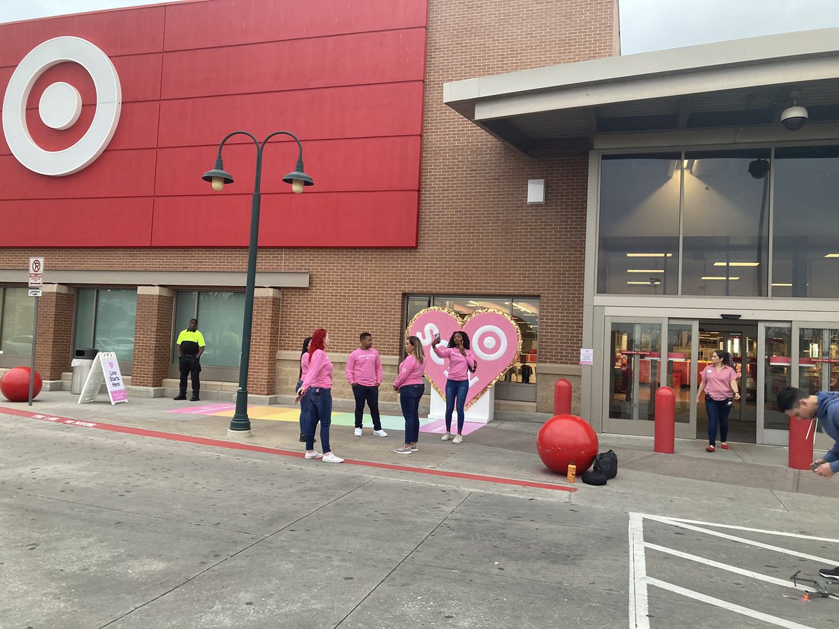 Ed Llamas tweet media