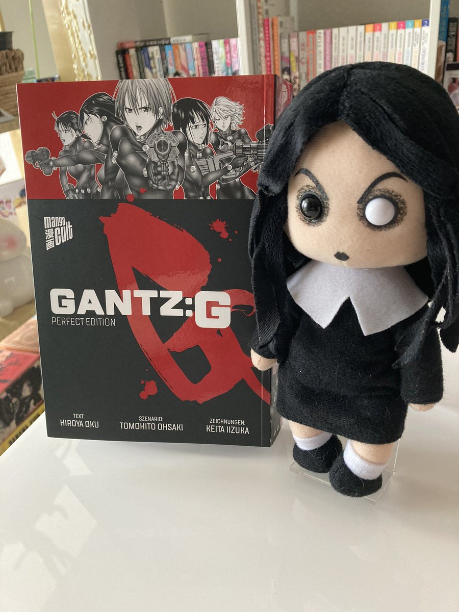 KatsukiMisha's tweet photo. Als eine Schulklasse bei einem Busunfall stirbt werden sie von Gantz als Kämpfer gegen Außerirdische rekrutiert. Im Laufe der Kämpfe muss sich diesmal ein Frauenteam zusammenraufen – wer die Hauptreihe schon mochte wird sich hier wieder gut zurecht finden #mangacult #GantzG https://t.co/xiDLtmiA8H
