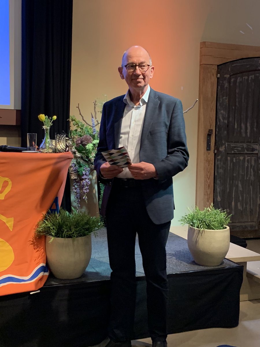 Ton Boere werd benoemd tot ere-lid van de afdeling Noord Holland van Koninklijke BLN Schuttevaer.