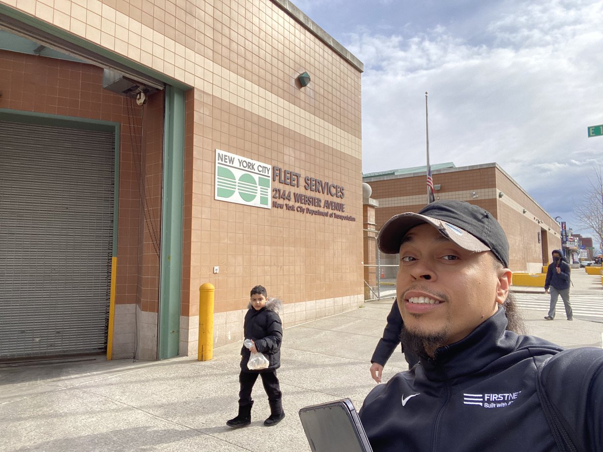SmallBizzyBone's tweet photo. Great time yesterday with our D.O.T first responders 🚨 here in The Bronx !!

🚨🚨2 #FirstNet out &amp; next event booked to assist our remaining brothers &amp; sisters 🦾

#FindAFirstResponder ⛑ https://t.co/pwvydHyA9d