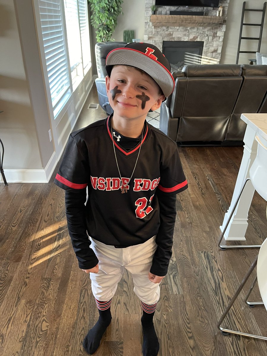 21HogFan's tweet photo. “I want the crosses like @__robertmoore_ “ It’s GameDay!  #WPS https://t.co/cYpEGNbJ7j
