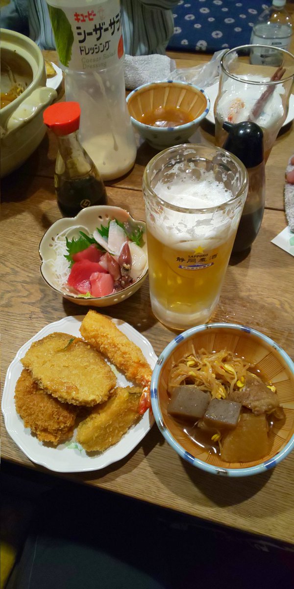 yarennoka201101's tweet photo. 週1のお楽しみ❗️仕事帰りにいつものお店で晩ご飯🎵 #今日のプロレスTシャツ は、世界最大のプロレスの祭典「 #WrestleMania38 」が開催直前なので、 #WWE の『 #BACKLASH2020 』T✌️超楽しみ❤️
今日は #ママさんサッカー チーム、僕達 #駒越CHACHA のエスパルス杯祝勝会‼️サッカーの超濃い~話ww💦 https://t.co/1Ng8fvUBFA