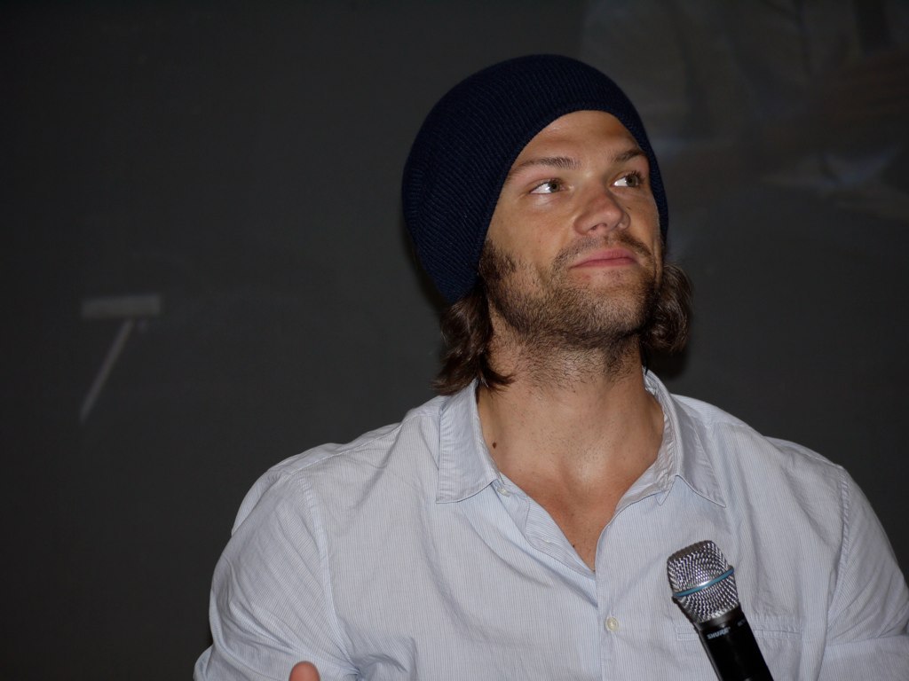 ArchiveOfJared's tweet photo. Jared Padalecki
Jibcon 2012 https://t.co/TYXKxIlkog