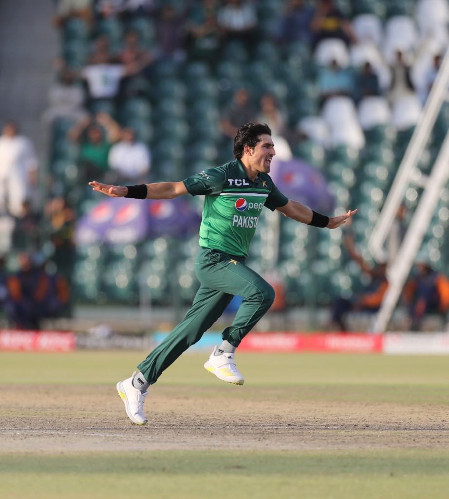 Mohammad Wasim Jr gets his third as Nathan Ellis is dismissed for two. AUS 166/9 (35.5 overs) Sean Abbott 7* #ARYSports #PAKvAUS #BoysReadyHain