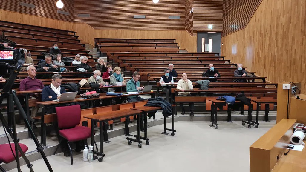 ALUMNI_INSALYON's tweet photo. C'est parti ! En live zoom et en présentiel, les Alumni INSA Lyon se réunissent pour l'assemblée générale annuelle : bilan, projets, renouvellement du CA... Envers du decor ici https://t.co/O1caunvbU2