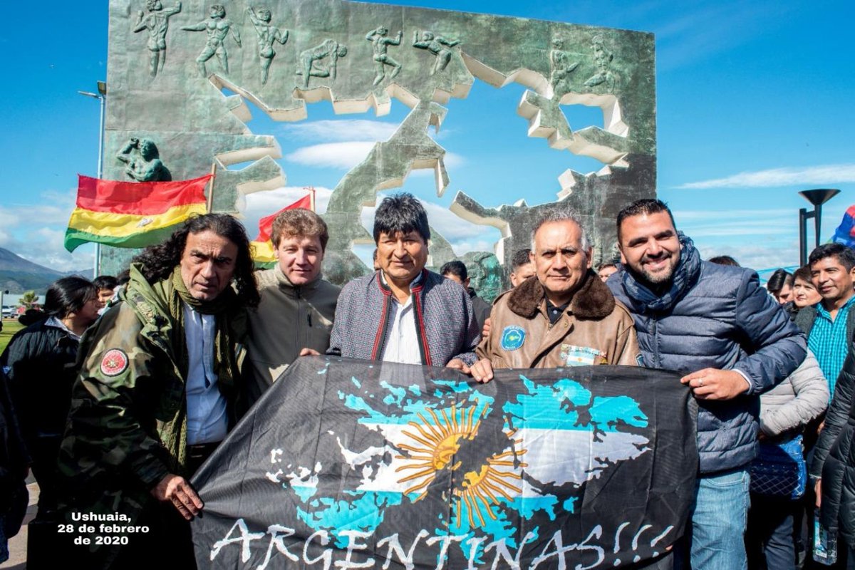 evoespueblo's tweet photo. En el Día del Veterano y los Caídos en la Guerra de #Malvinas rendimos nuestro homenaje a los héroes que ofrendaron la vida y a los dignos veteranos sobrevivientes que hace 40 años defendieron la soberanía del hermano pueblo argentino. Las #Malvinas fueron, son y serán argentinas https://t.co/cZdyL4PPas