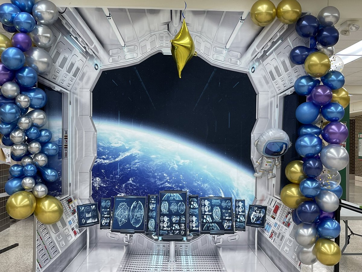 LPHS_Activities's tweet image. Can’t wait to see all of our shooting stars at tonight’s Sadie Hawkins dance!