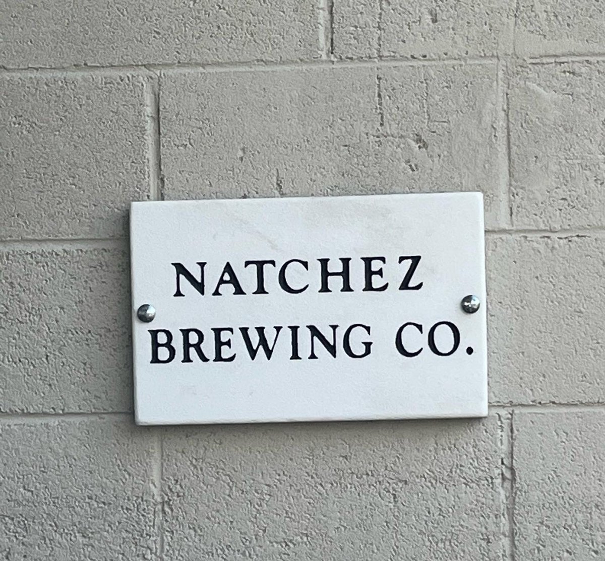 kari_werst's tweet photo. Beautiful day for some pizza and a #catnap #brewcat #Caturday @visitnatchez @natchezbrew https://t.co/1pFw4tHD9t