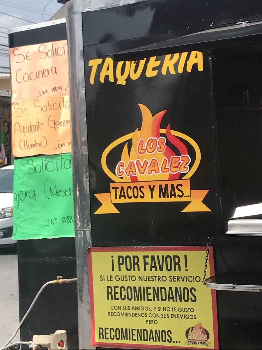 Monterreytacos's tweet photo. Amigas y amigos a veces no se tiene la suerte que uno desea ara hallar unos buenos tacos, andaba por el centro de mty en 5 de mayo y llegué a estos. Los Cavalez. Son pésimos https://t.co/5ZnQGnfBkW