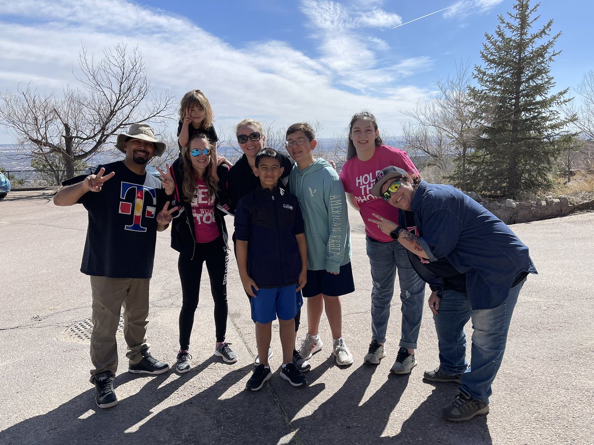 719Elevate's tweet photo. Magenta Hope giving back here in the 719 by volunteering at the zoo today. Way to go team! https://t.co/vtqC8TjTwY