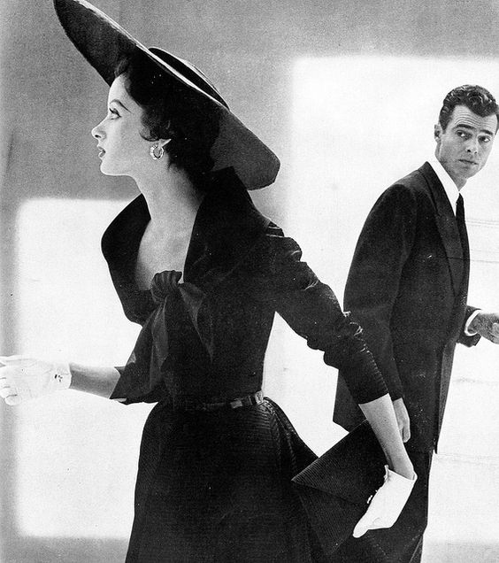 ''Birisi sizin için gerçekten çok değerliyse bunu ondan bir suçmuş gibi gizleyin, bu hoş değildir ama doğrudur.'' 
-A Schopenhauer